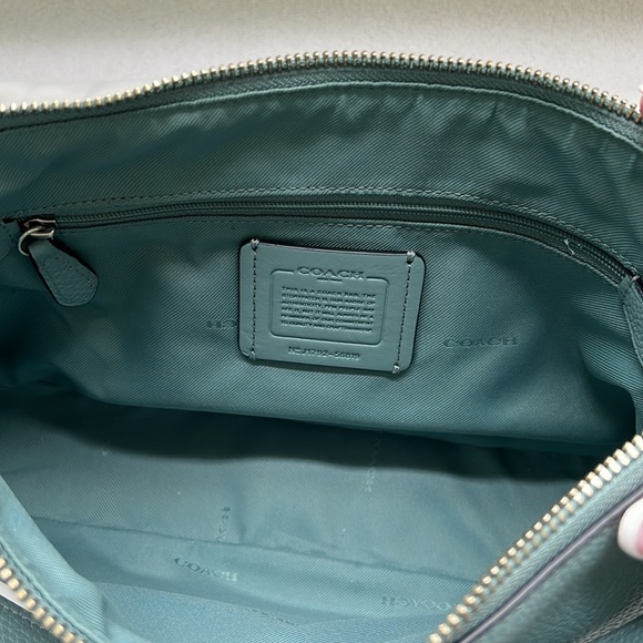 COACH pebbled leather bag in color marine with silver color hardware - Picture 3 of 7